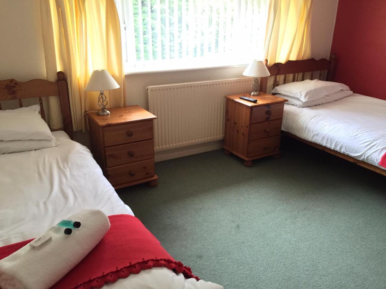 Red Lion Accommodation أبينغدون المظهر الخارجي الصورة