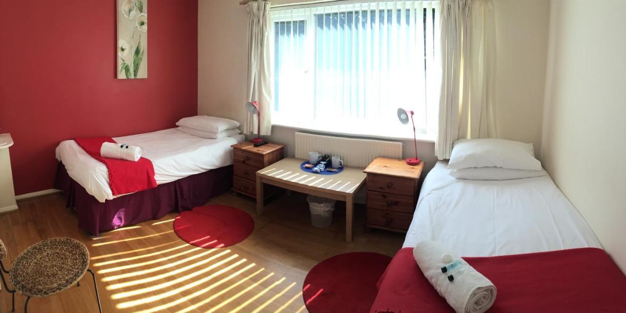 Red Lion Accommodation أبينغدون المظهر الخارجي الصورة
